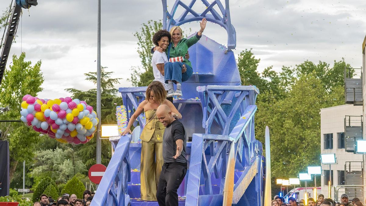 RTVE comparte las mejores fotos de 'El gran desfile' con el que se presentó 'La familia de la tele'
