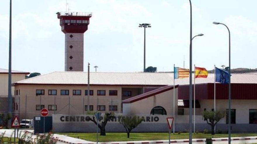 Agresión mafiosa a la subdirectora de la cárcel de Villena la víspera de su declaración contra tres funcionarios que maltrataron a un interno