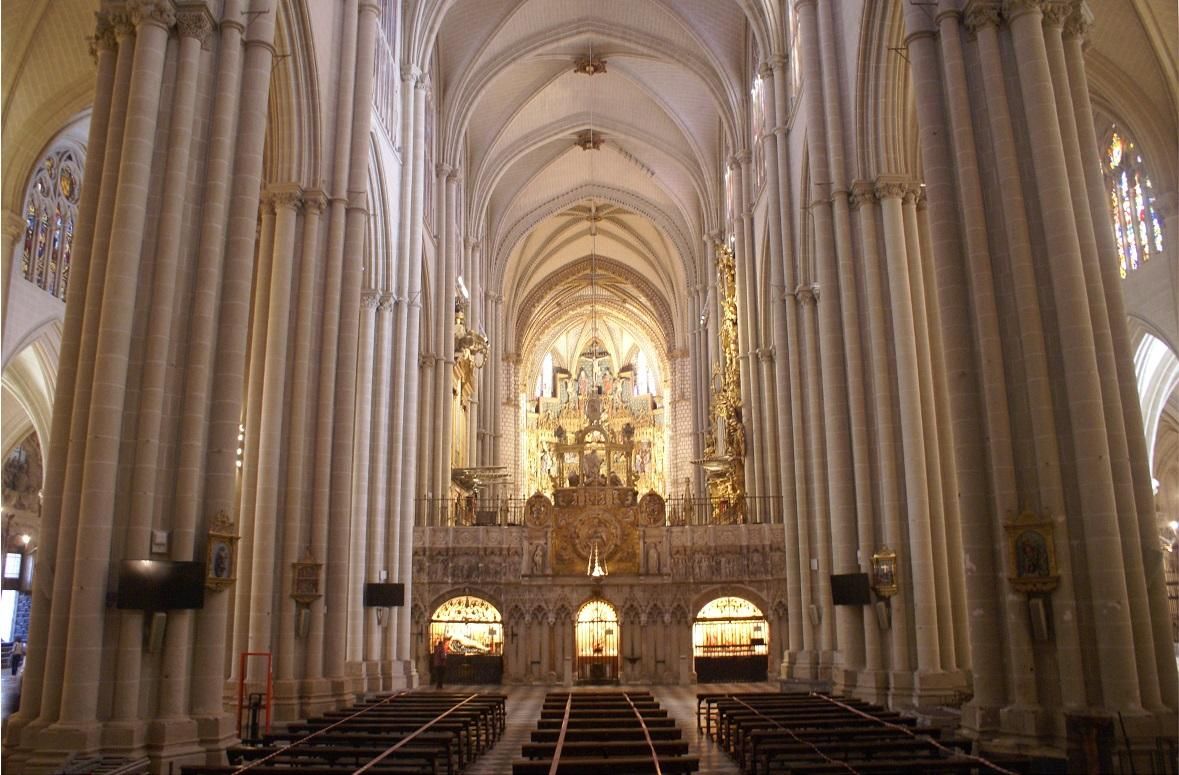 Nave central de la catedral de Toledo.