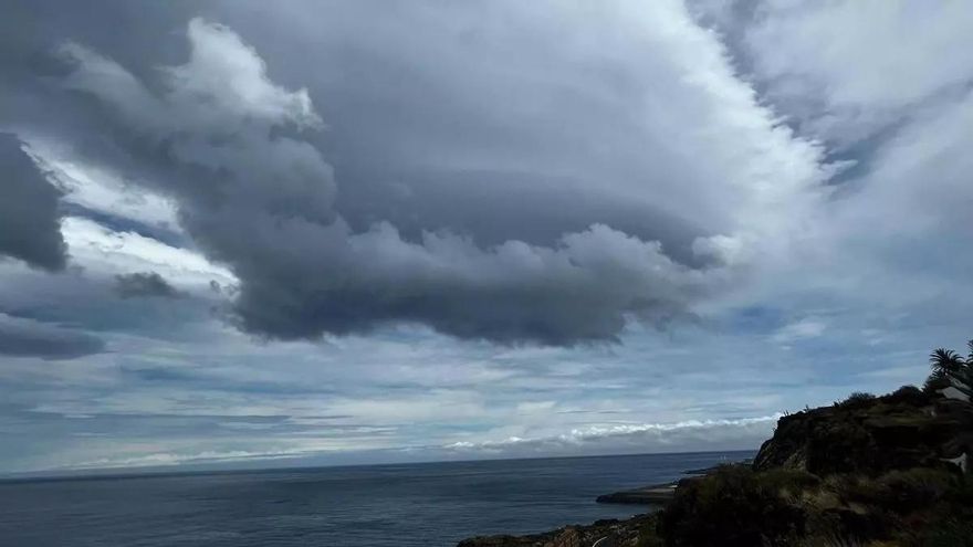 Imagen   de archivo de lluvias en el litoral de Breña Baja, cerca del Aeropuerto de La Palma Lluvias en el litoral de Breña Baja, cerca del Aeropuerto de La Palma.