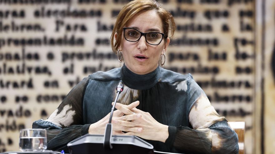 La ministra de Sanidad, Mónica García, comparece en el Senado para explicar las líneas generales de su departamento, este jueves en Madrid. EFE/ Sergio Pérez
