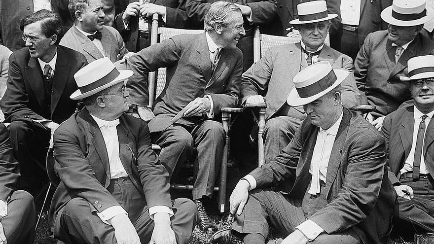 Woodrow Wilson junto al presidente de la Cámara de Representantes y otros políticos de New Jersey.