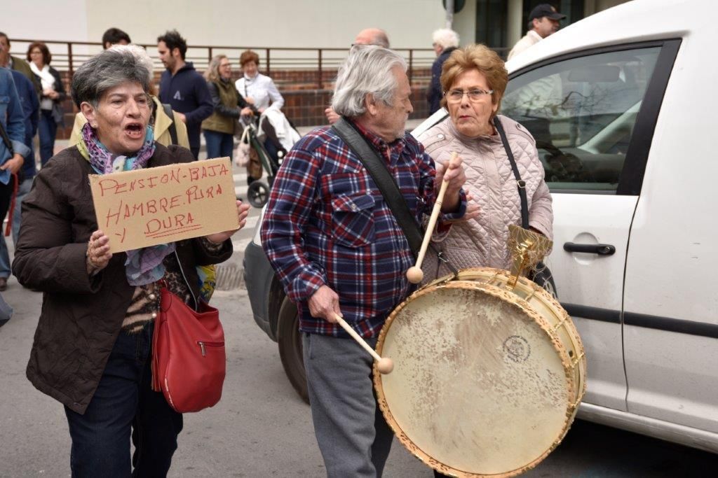 Manifestantes por unas pensiones dignas en Murcia