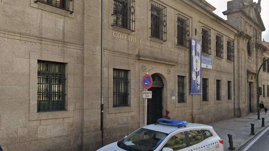 Un colegio concertado de Santiago investiga la denuncia a un trabajador por abusos a un menor