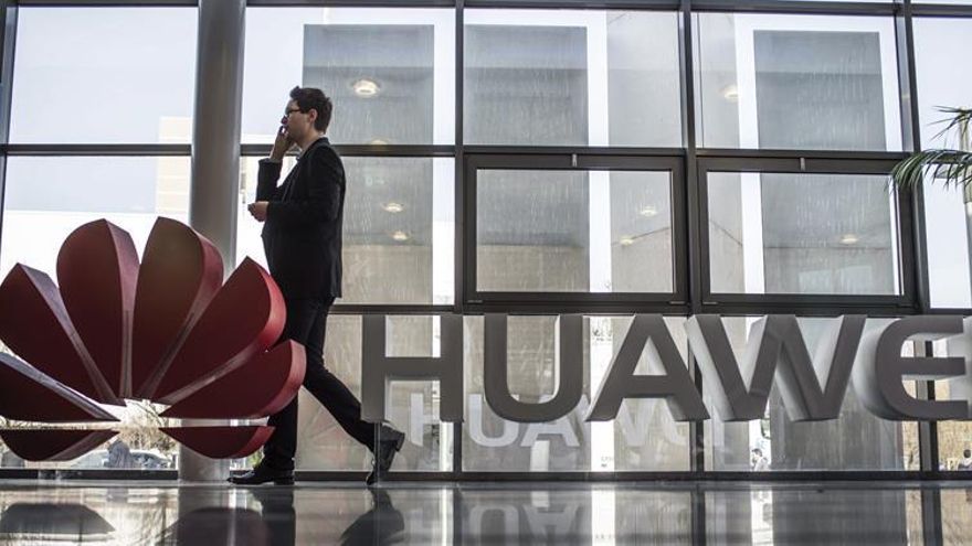 Huawei demanda a Samsung por violación de patentes en telefonía móvil