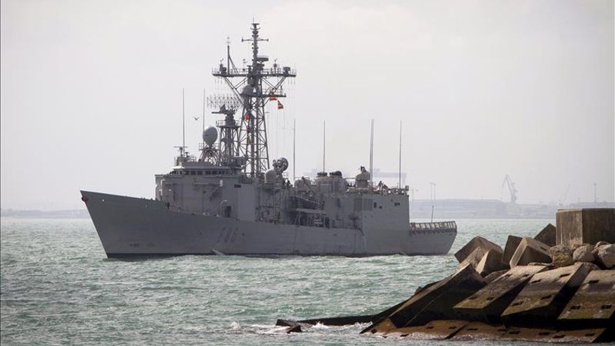 La fragata "Canarias" rescata a numerosos inmigrantes frente a costas libias