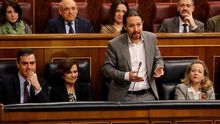 El vicepresidente segundo, Pablo Iglesias, interviene durante la sesión de control celebrada, este miércoles, en el Congreso de los Diputados en Madrid.