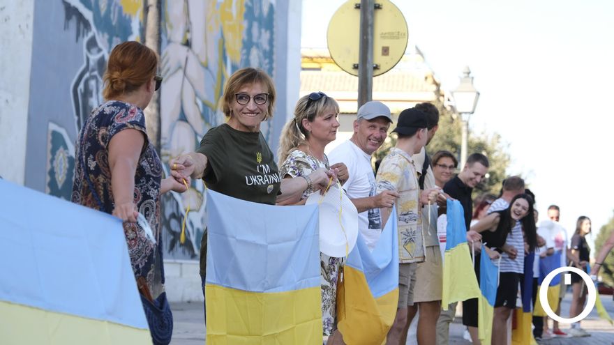 Cadena humana de ucranianos por el Día de la independencia de Ucrania y agradecimiento a Córdoba