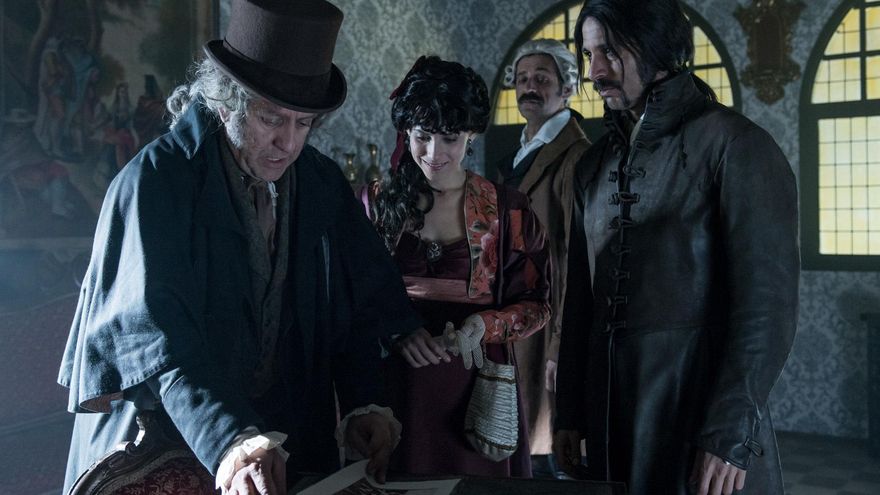 Pedro Casablanc con la patrulla de El Ministerio del Tiempo