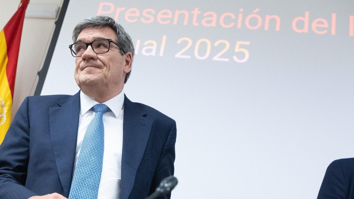 Escrivá señala como causa del repunte de las bajas laborales a que "no funciona" la coordinación con las comunidades