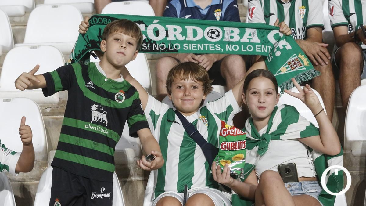 Grada Blanquiverde del Córdoba CF - Racing de Santander