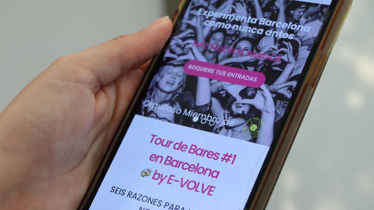 Barcelona prohíbe las 'rutas de alcohol' en toda la ciudad y las 24 horas del día