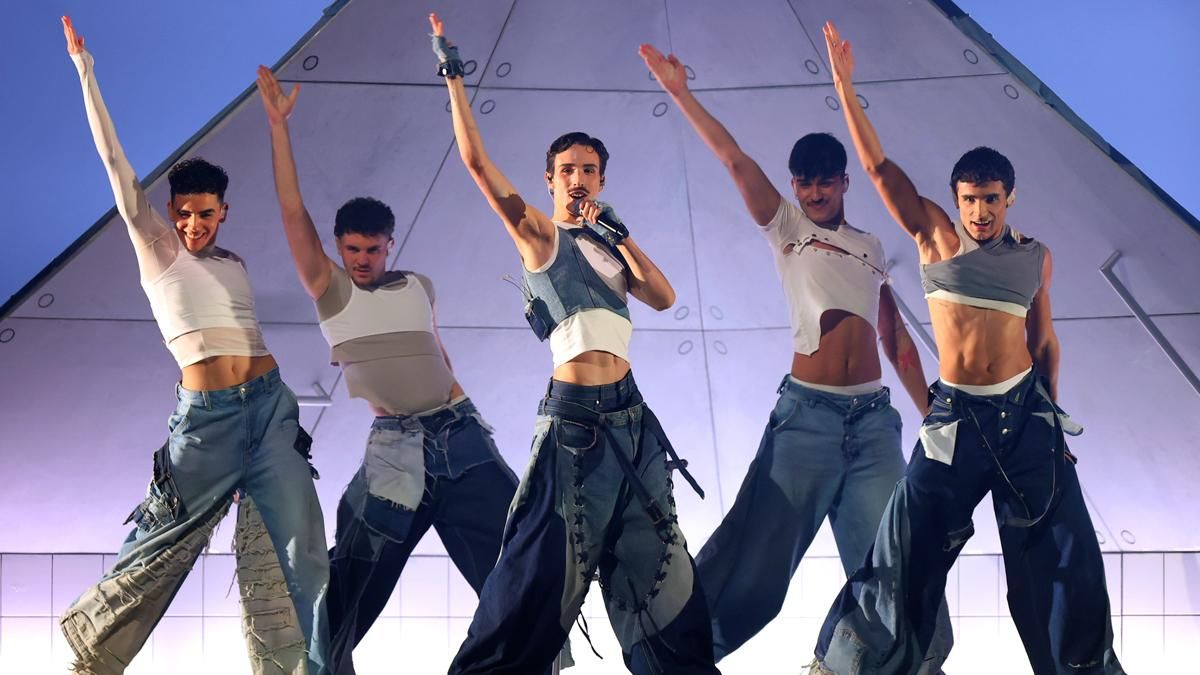 Mayo responde a las críticas por su físico y el de sus bailarines en el Benidorm Fest 2026: "Se me acusa a mí de gordofobia"