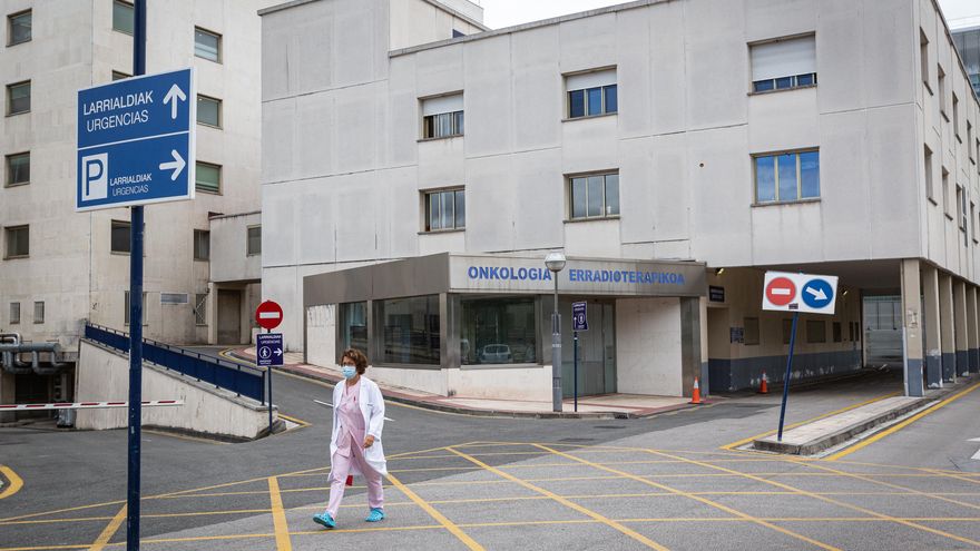 Entrada de Oncología en el  Hospital de Txagorritxu (Vitoria)