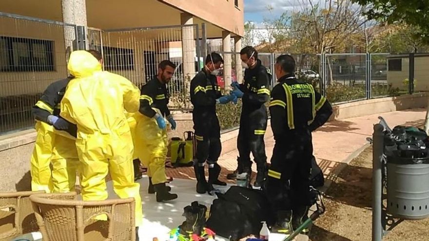 Trabajos de desinfección en las residencias de mayores de la región
