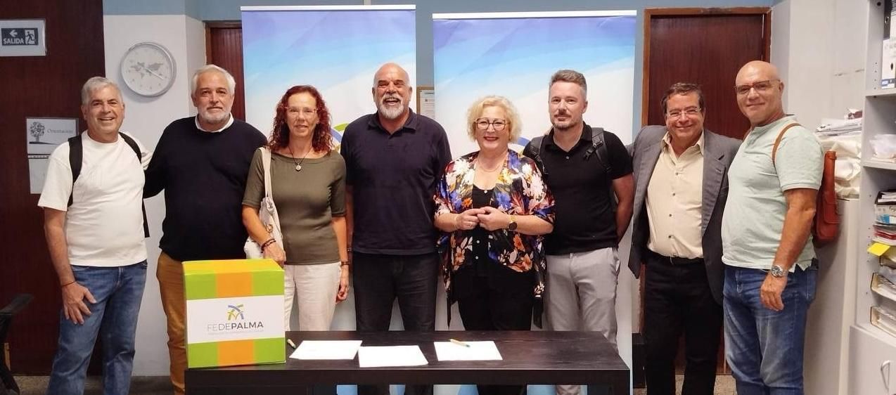 Fedepalma firma un convenio con el sindicato SEPCA para apoyar el pequeño comercio de La Palma.