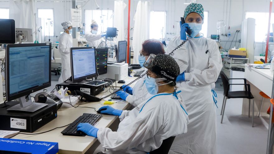 Personal sanitario del Hospital Parc Taulí de Sabadell (Barcelona). EFE/Quique Garcia/Archivo