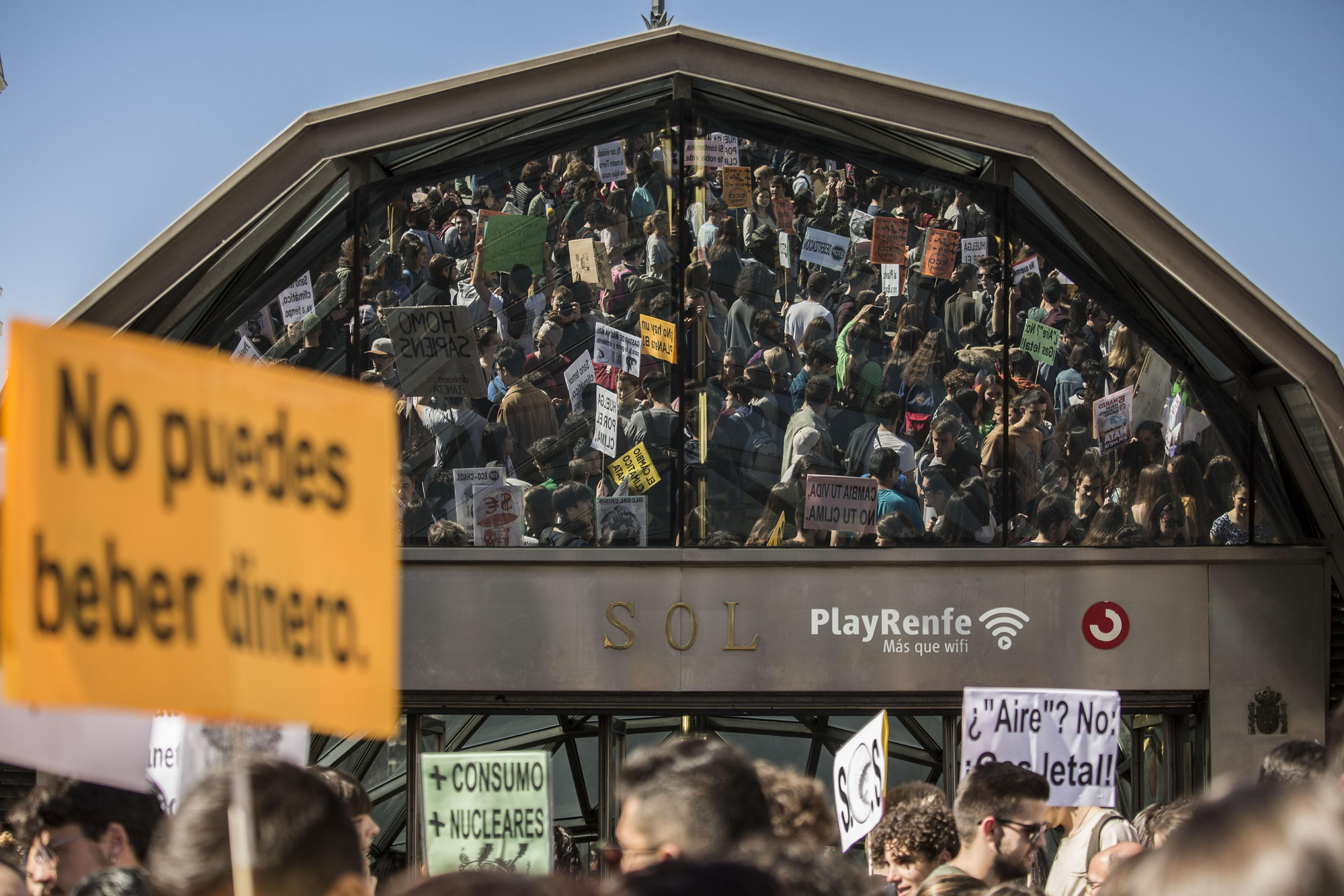 Marcha del 15M verde en la Puerta del Sol en Madrid.