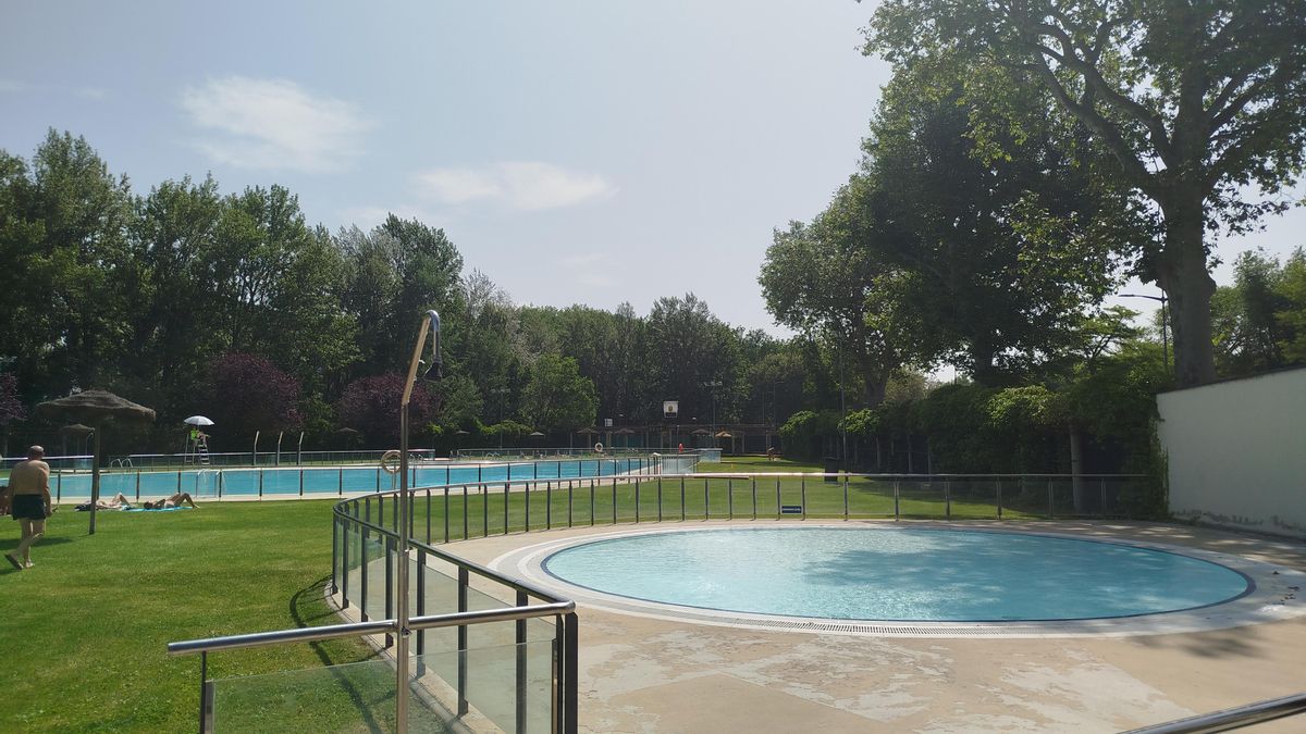 Cuatro menores, investigados por el 'reto marrón' en las piscinas de Burgos: se exponen a 3.000 euros de multa