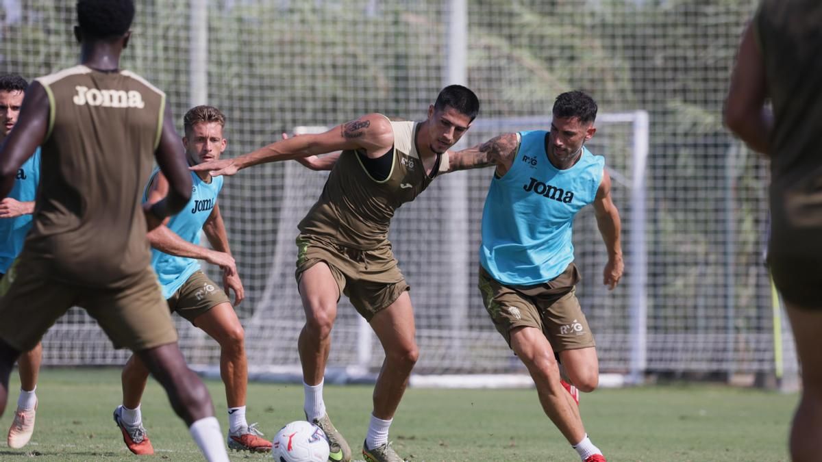 Víctor Sánchez pide paso en el Córdoba CF: "Esta es la oportunidad que siempre buscaba y voy a luchar por quedármela"