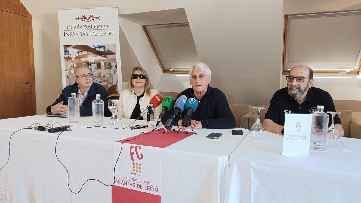 Andrés Fernández, Gemma Tagarro, Hermenegildo López y 'Cheva' Pérez en la rueda de prensa de Unidad Leonesa.