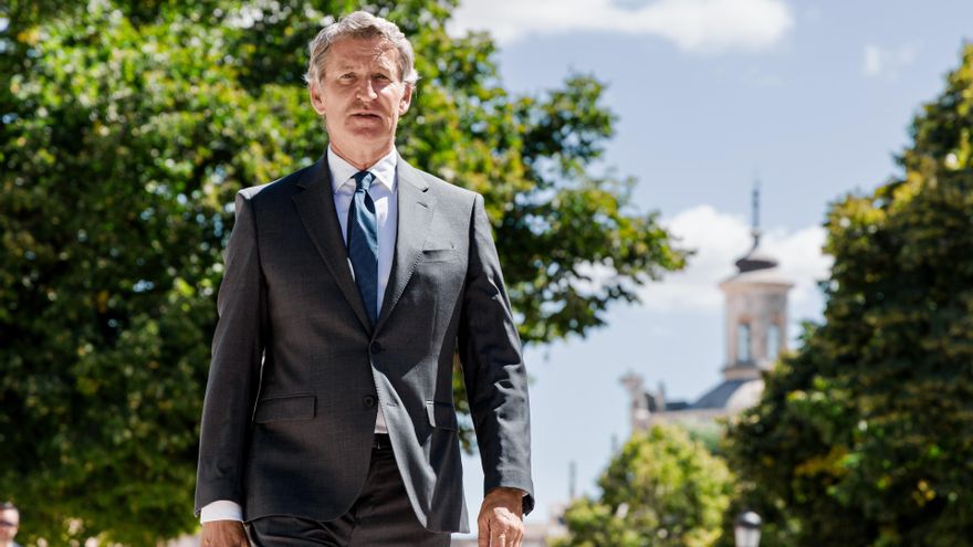 El presidente del Partido Popular, Alberto Núñez Feijóo, llega a una rueda de prensa, posterior a la reunión del Comité de Dirección del PP, en el Hotel NH Collection Palacio de Aranjuez, a 1 de septiembre de 2025, en Aranjuez, Madrid (España).