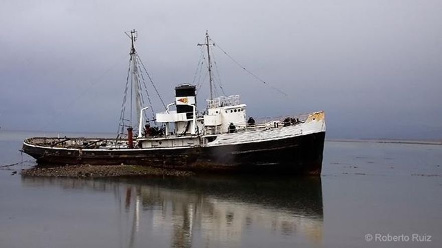 El Saint Christopher, el barco varado de Ushuaia. 