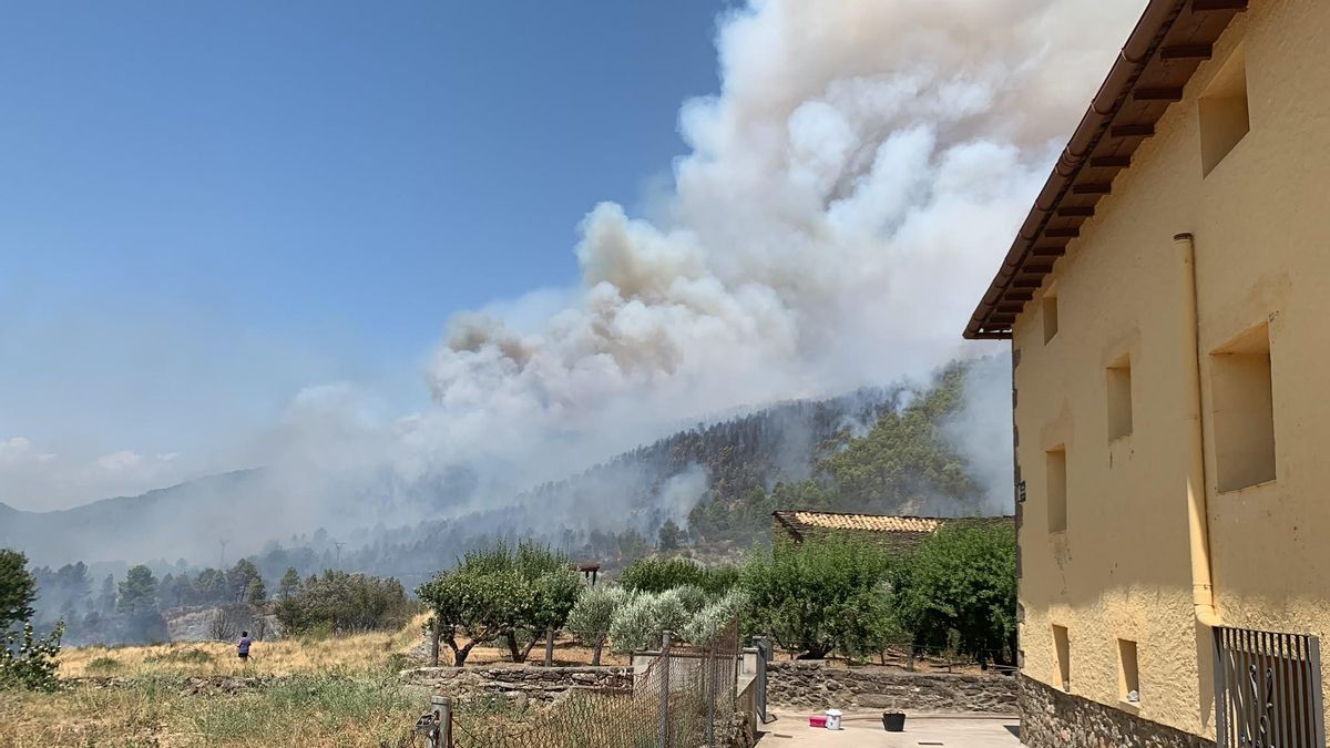 Incendio desde Santa María de la Peña