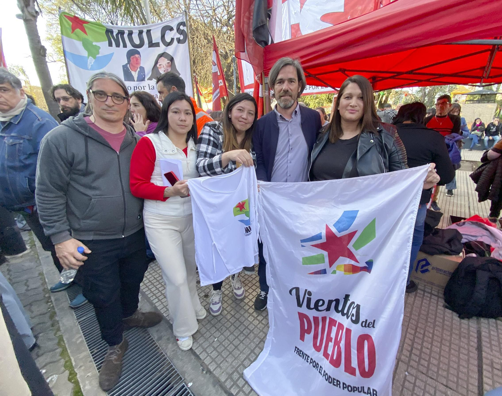 Nicolás del Caño quedó tercero en la categoría diputados, detrás de dos pesos pesados: Verónica Magario, exintendenta de La Matanza y actual vicegobernadora, que reemplazó nada menos que a Cristina Fernández de Kirchner, quien no pudo ser candidata por haber sido condenada por un caso de corrupción; y Maximiliano Bondarenko, de La Libertad Avanza, excomisario.