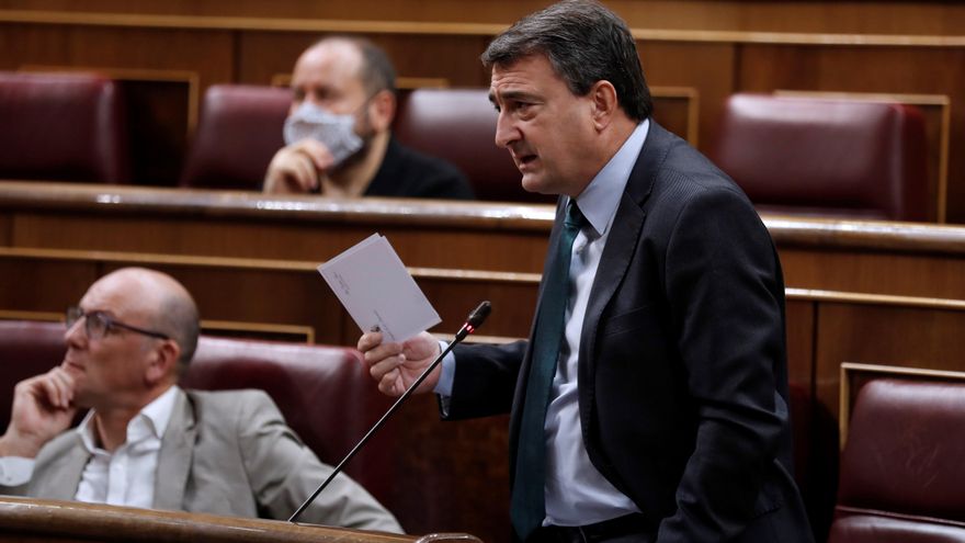 El portavoz del PNV, Aitor Esteban, hoy en el Congreso. EFE/Chema Moya