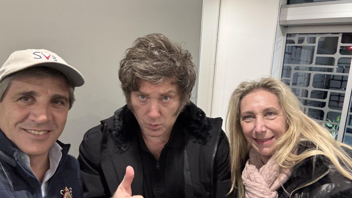 Toto Caputo, Javier y Karina Milei.