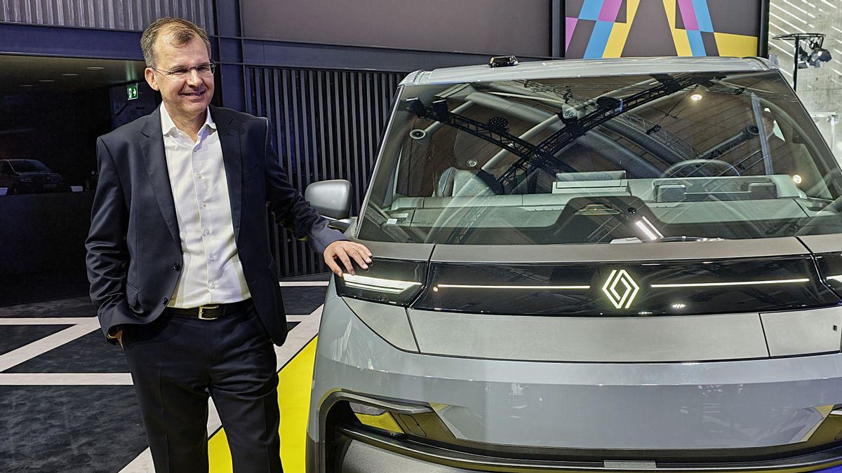 Jan Ptacek, vicepresidente de Renault Vehículos Comerciales: "Los competidores chinos están más activos, pero nos gusta la competencia"
