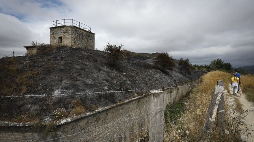 Nueve jóvenes identificados por el incendio del fuerte de San Cristóbal, con posible origen en artefactos pirotécnicos