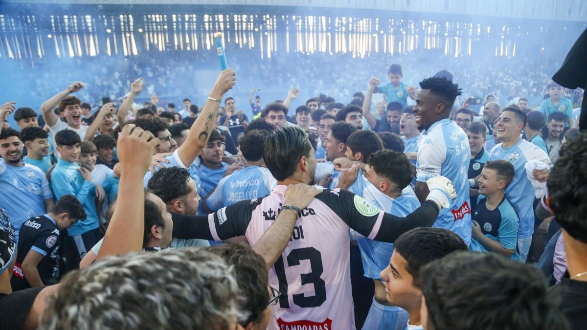 Celebración del ascenso del Ciudad de Lucena