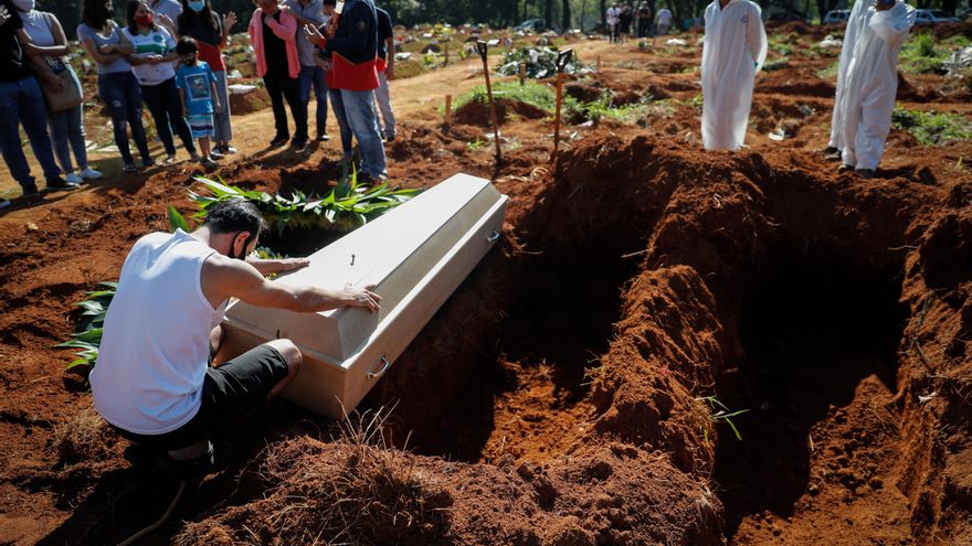 Brasil registra 3.163 nuevas muertes por covid-19 y roza las 400.000 en total