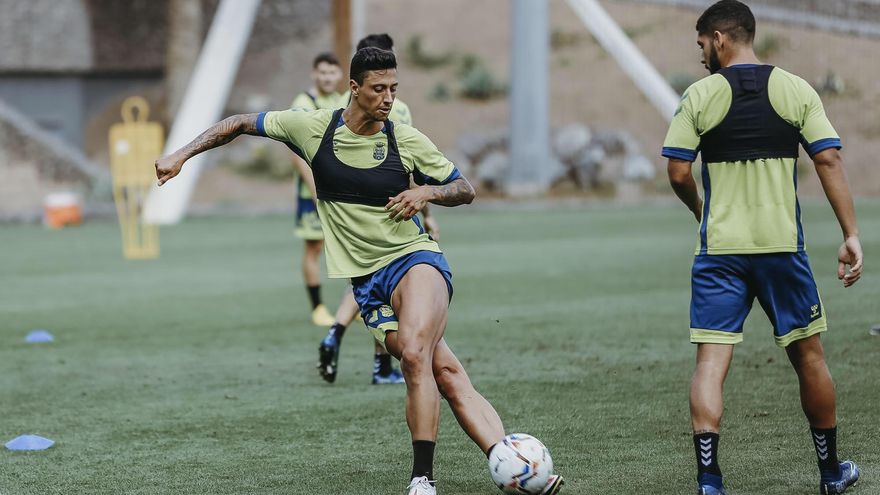 La UD Las Palmas busca sus primeros puntos frente al Fuenlabrada