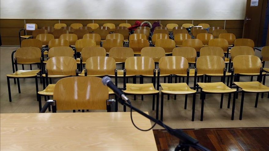 Condena a un cirujano por secuelas a paciente a la que implantó prótesis PIP