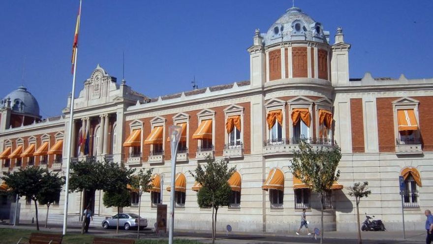 La Junta Electoral Central ordena retirar un cartel de una campaña de la Diputación de Ciudad Real