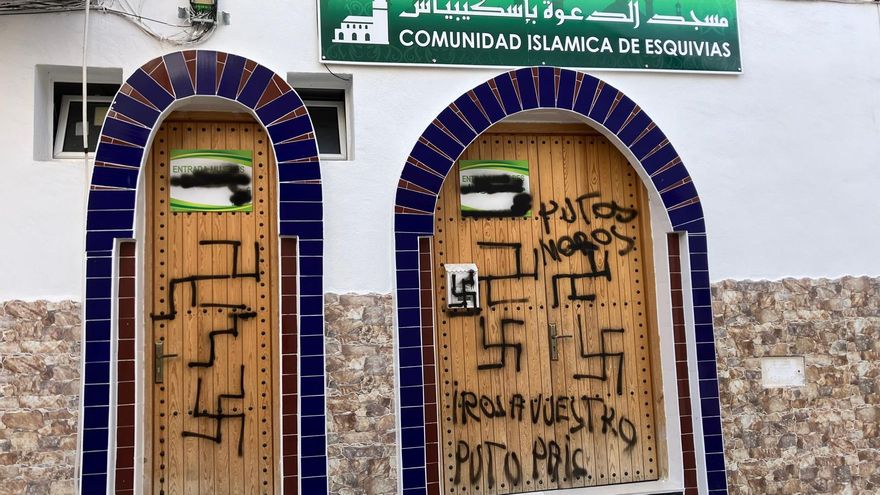 Identifican al presunto autor de las pintadas de "putos moros" y de esvásticas en una mezquita en Esquivias