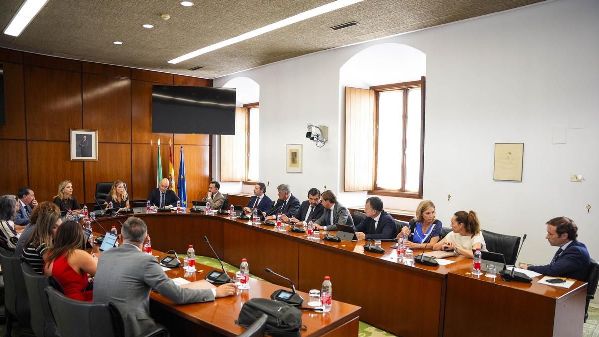 Archivo - Junta de portavoces del Parlamento de Andalucía.