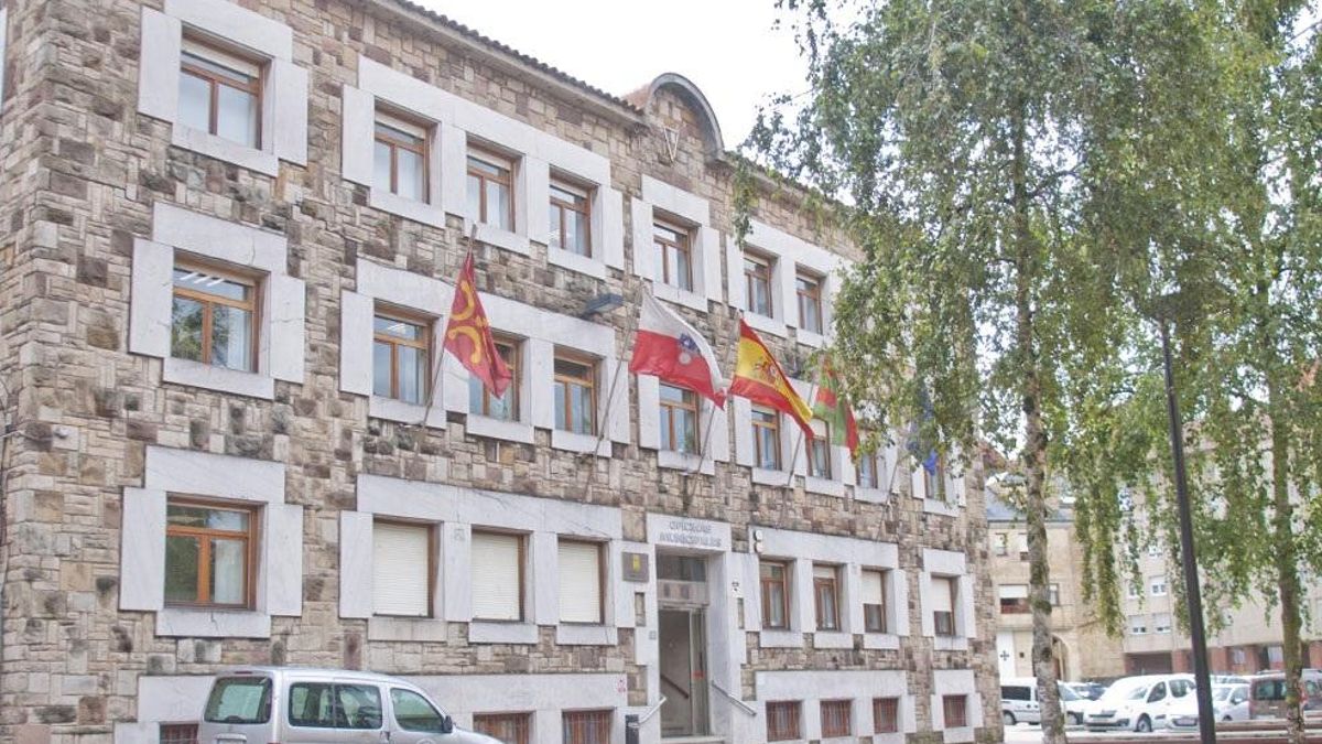Agustín Molleda y José Luis Urraca se presentan a las primarias del PSOE en Torrelavega