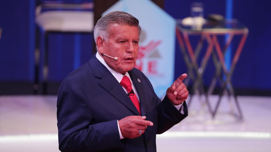 Líder de partido peruano rechaza vinculaciones en escándalo de prostitución en el Congreso