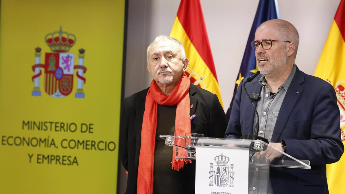 Los líderes sindicales de UGT, Pepe Álvarez, y CC.OO., Unai Sordo.