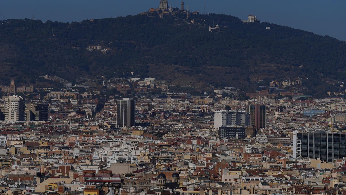 Vistas de la ciudad de Barcelona desde el mirador de la Fundación Joan Miró.