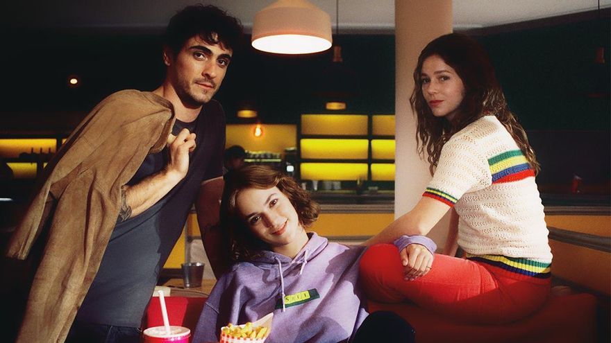 Netflix pone cara al trío protagonista de 'El mapa de los anhelos', su nueva miniserie del universo de Alice Kellen