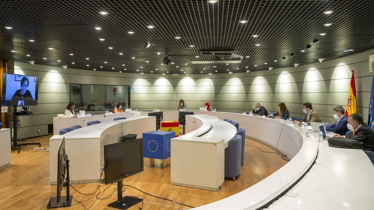 Reunión de la Comisión Tripartita que estudia la prórroga de los ERTE