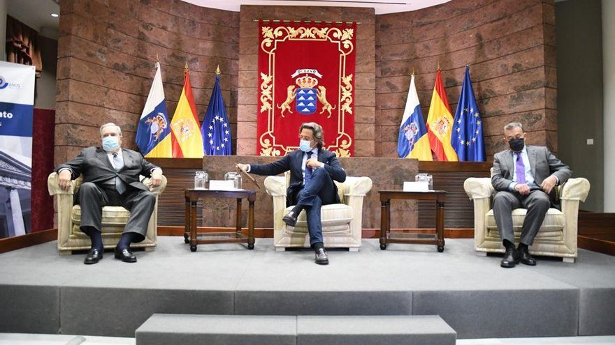 Los expresidentes regionales Rivero y Saavedra consideran que "el paréntesis" de la pandemia es una oportunidad para "resetear" Canarias