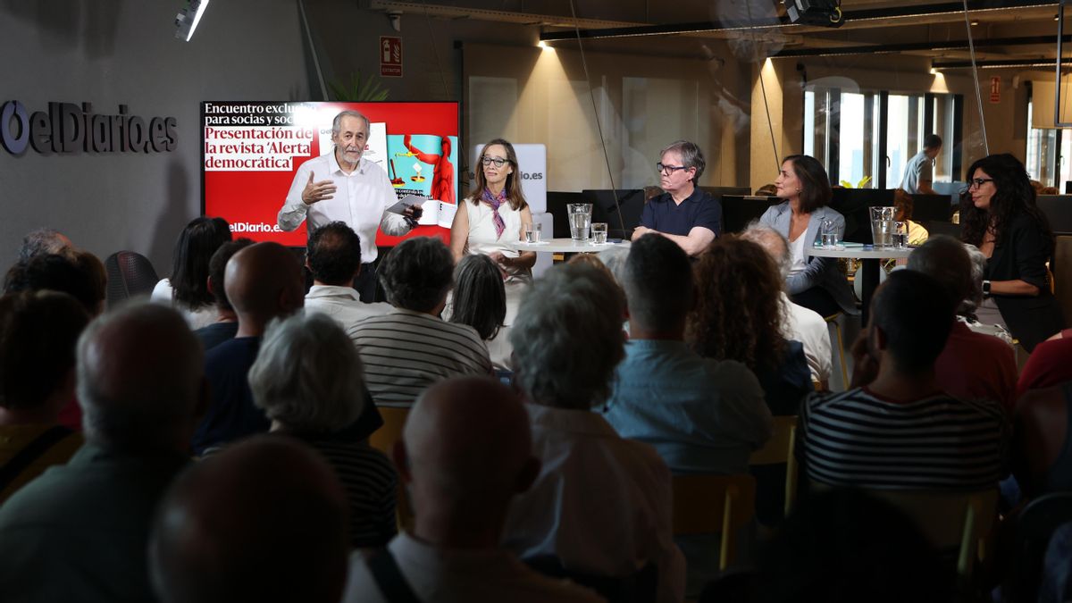 La presentación del nuevo número de la revista de elDiario.es 'Alerta democrática'.