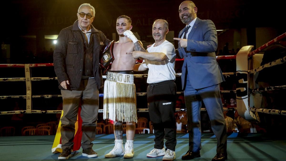 Combate de Rafa Lozano Jr. por el cinturón Iberoamericano