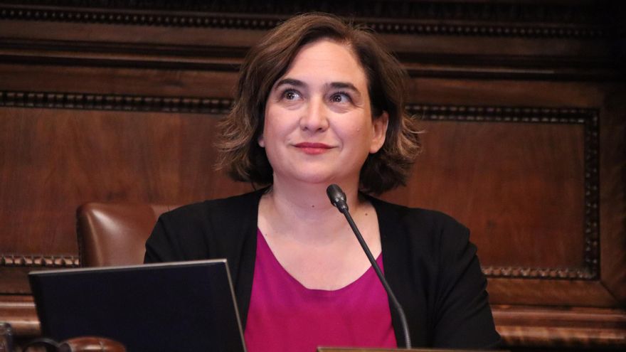 El juez afea a la entidad que denunció a Colau que promueva una "causa general" contra el consistorio